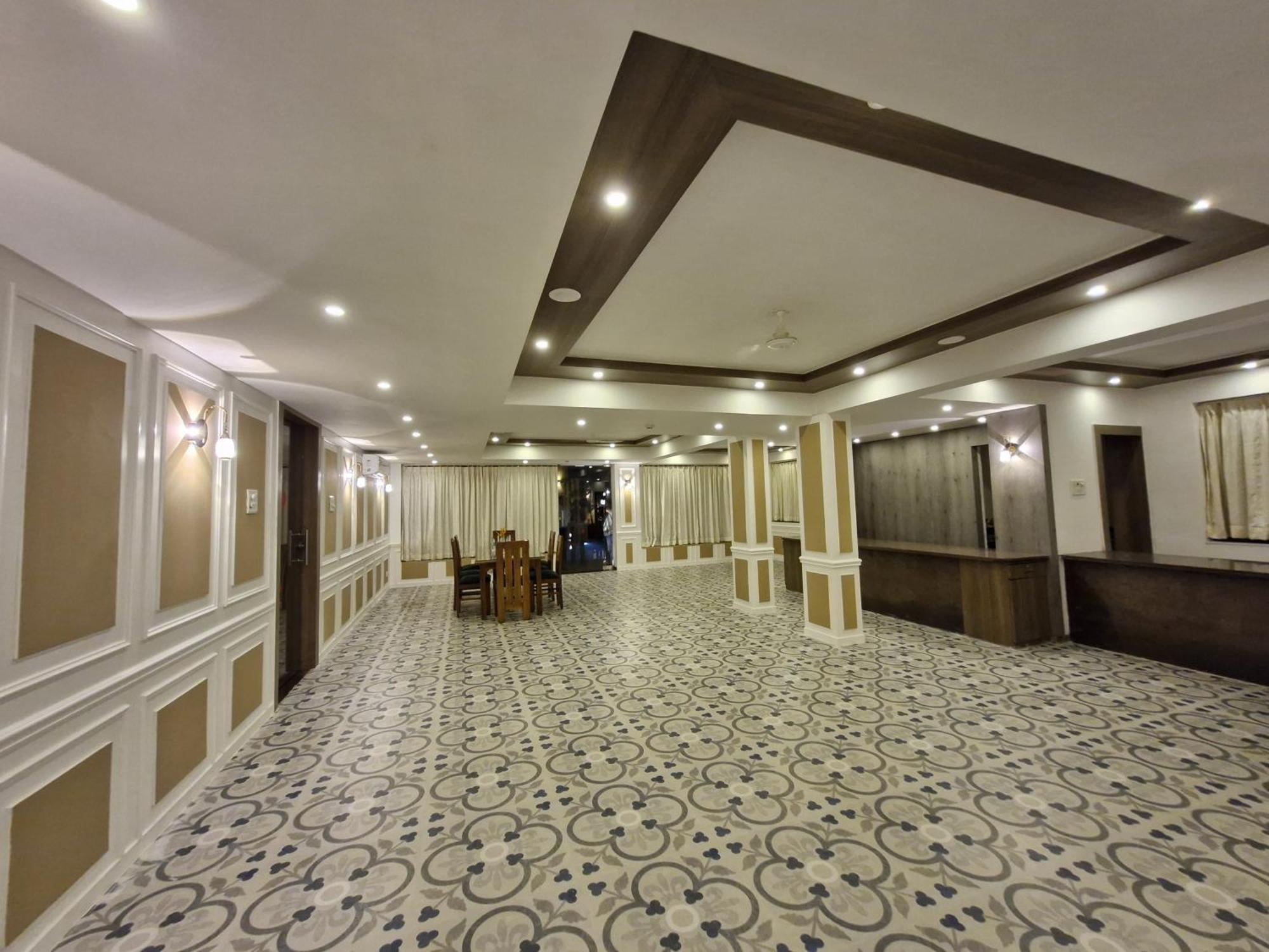 Golden Landmark Green Valley Beach Resort โดนาเปาลา ภายนอก รูปภาพ