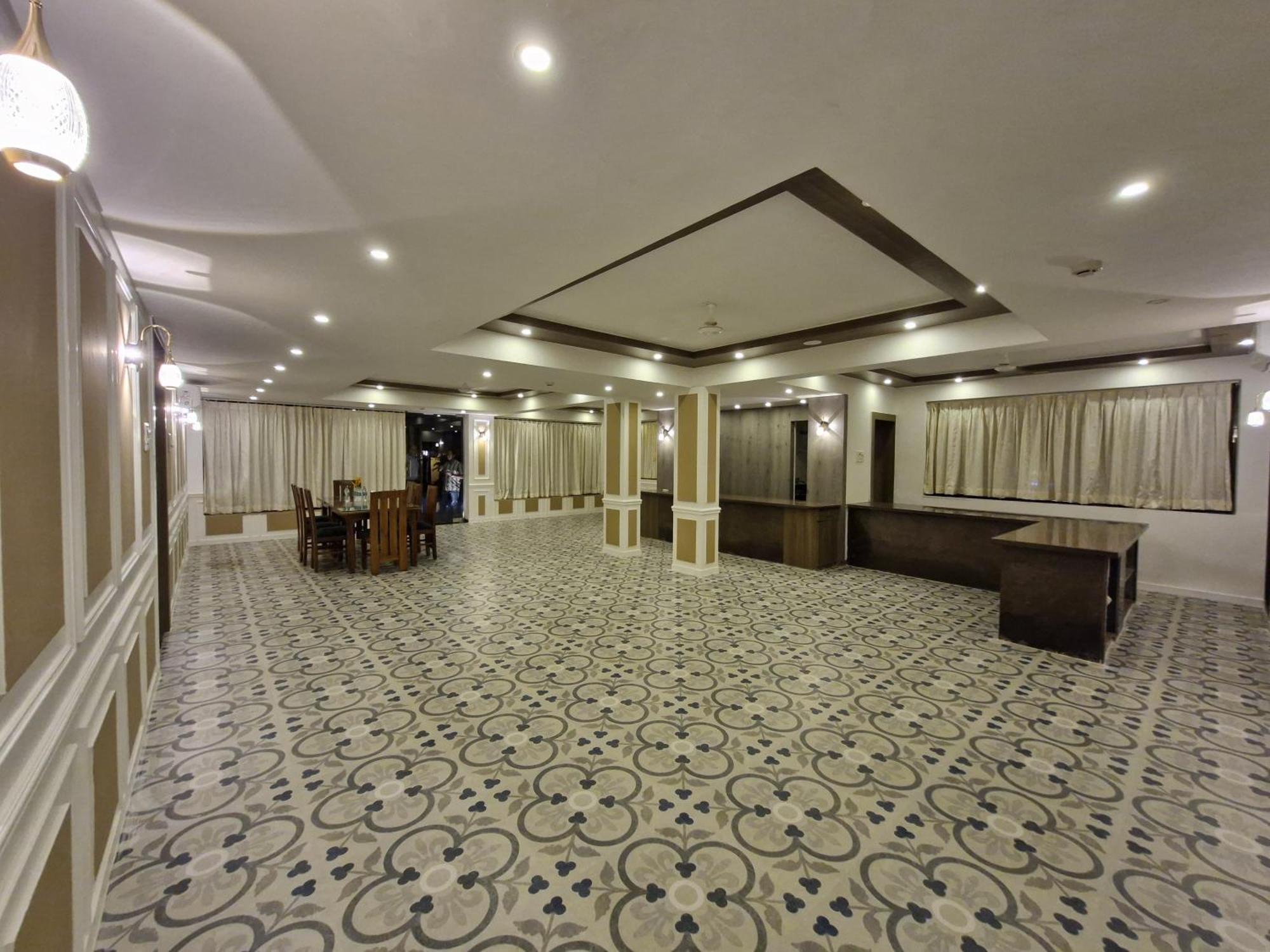 Golden Landmark Green Valley Beach Resort โดนาเปาลา ภายนอก รูปภาพ