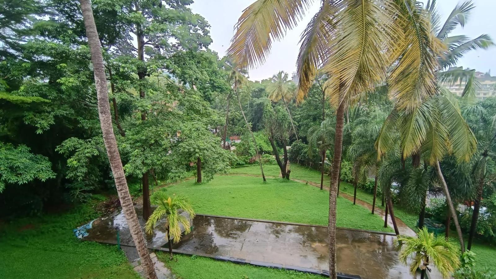 Golden Landmark Green Valley Beach Resort โดนาเปาลา ภายนอก รูปภาพ